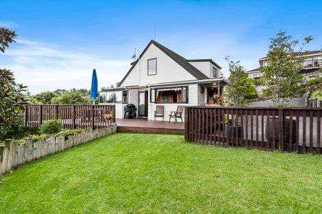 Photo of property in 2/597 East Coast Road, Browns Bay, Auckland, 0632