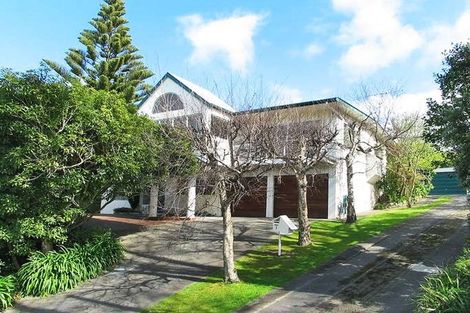 Photo of property in 1 Seaview Road, Paremata, Porirua, 5024