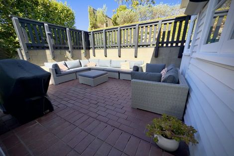 Photo of property in 41 Raroa Terrace, Tawa, Wellington, 5028
