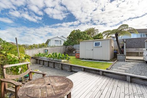 Photo of property in 11 Penguin Grove, Waitangirua, Porirua, 5024