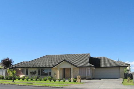 Photo of property in 221 Hill Road, The Gardens, Auckland, 2105