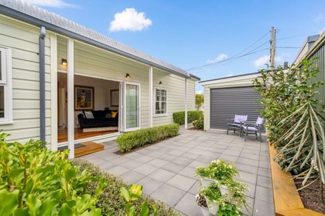 Photo of property in 16 Oriental Street, Petone, Lower Hutt, 5012