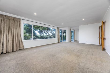 Photo of property in 74 Queen Street, Northcote Point, Auckland, 0627