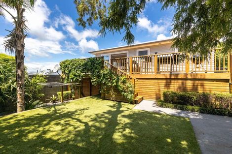 Photo of property in 10 Margaret Place, Merrilands, New Plymouth, 4312