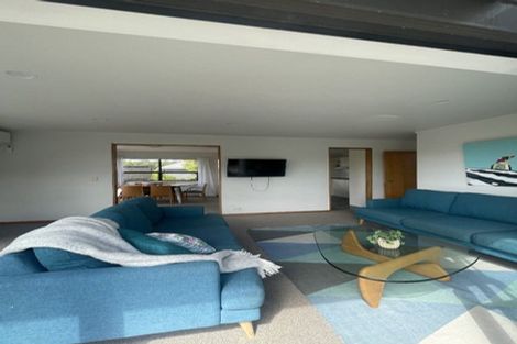 Photo of property in 2/16 Kiteroa Terrace, Rothesay Bay, Auckland, 0630