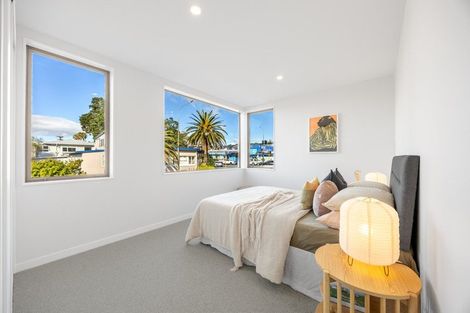 Photo of property in 2a Hauraki Road, Hauraki, Auckland, 0622