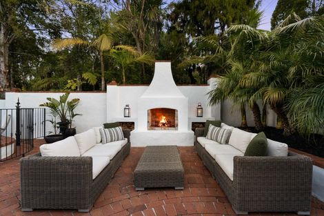 Photo of property in 35 Tawini Road, Titirangi, Auckland, 0604