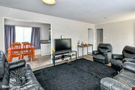Photo of property in 426 Roscommon Road, Clendon Park, Auckland, 2103