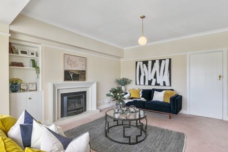 Photo of property in Owd Trafford Flats, 17 Brougham Street, Mount Victoria, Wellington, 6011