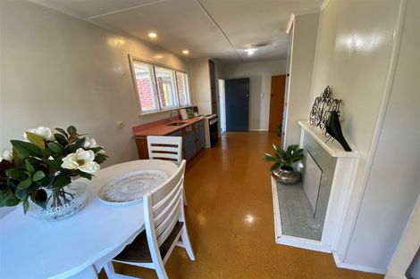 Photo of property in 6 Haynes Avenue, Upper Riccarton, Christchurch, 8041