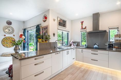 Photo of property in 6a Tallington Crescent, Torbay, Auckland, 0630