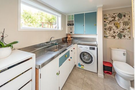 Photo of property in 16 Oakland Avenue, Saint Johns Hill, Whanganui, 4500