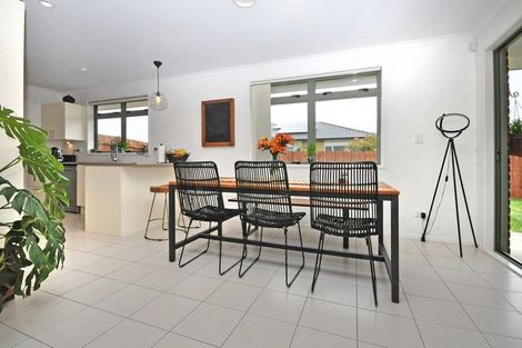 Photo of property in 26 Ripple Grove, Waiuku, 2123