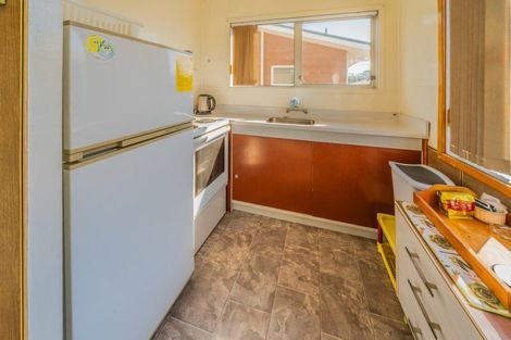 Photo of property in 121 Eighth Avenue, Urenui, 4377