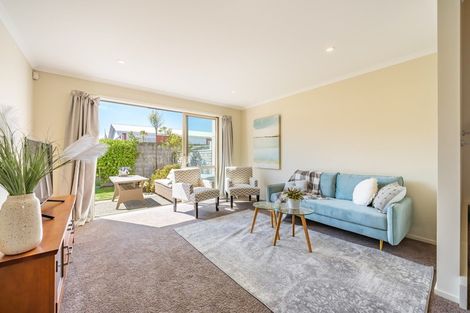 Photo of property in 5 Latimer Way, Petone, Lower Hutt, 5012