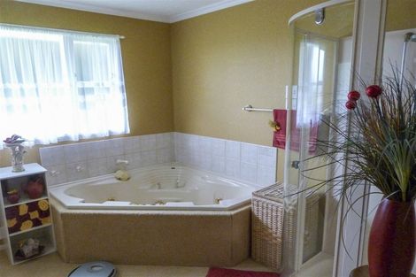 Photo of property in 339 Oteramika Road, Seaward Bush, Invercargill, 9871