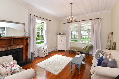 Photo of property in 27 Kowhai Street, Helensville, 0800
