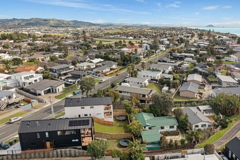 Photo of property in 1335d Papamoa Beach Road, Papamoa Beach, 3118