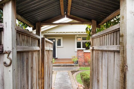 Photo of property in 3 Langston Avenue, Palmerston North, 4414
