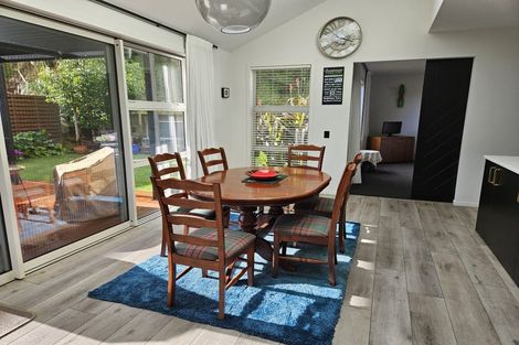 Photo of property in 5 Okoare Lane, Ferndale, New Plymouth, 4310