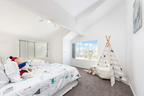 Photo of property in 5 Pohutukawa Road, Whenuapai, Auckland, 0618