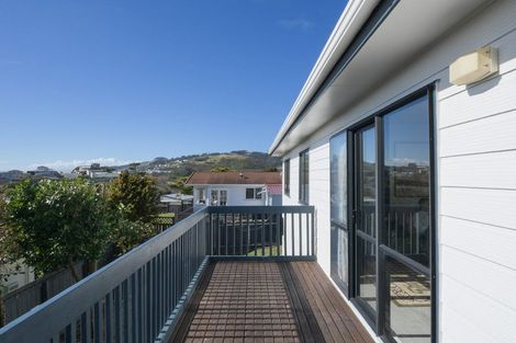 Photo of property in 8 Maraval Crescent, Grenada Village, Wellington, 6037