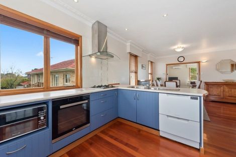 Photo of property in 117 Howell Avenue, Hillcrest, Hamilton, 3216