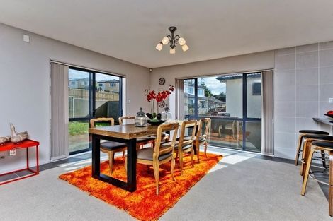 Photo of property in 77 Medallion Drive, Oteha, Auckland, 0632