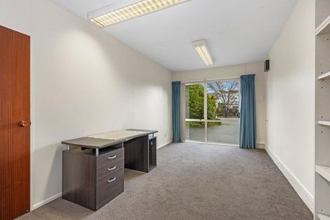 Photo of property in 40 Camberwell Place, Avonhead, Christchurch, 8042