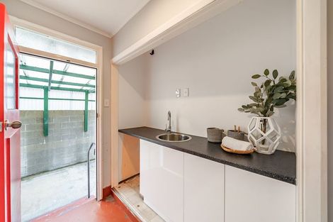 Photo of property in 18 Atiawa Crescent, Waiwhetu, Lower Hutt, 5010