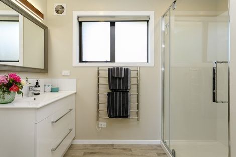 Photo of property in 5 Tobin Place, Richmond Heights, Taupo, 3330