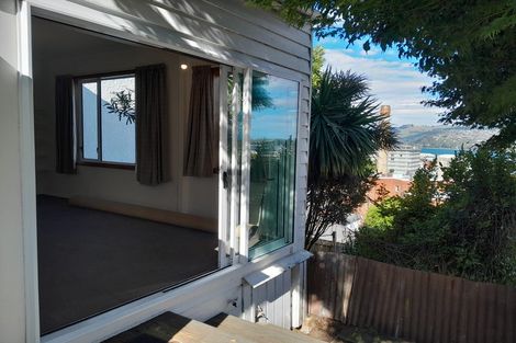 Photo of property in 9 Elm Row, Dunedin Central, Dunedin, 9016