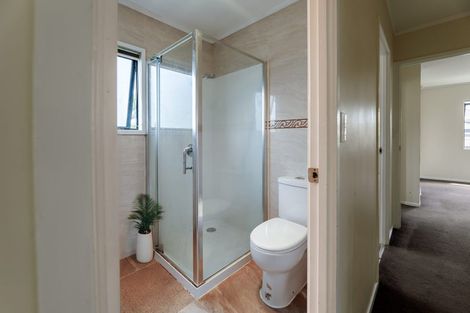 Photo of property in 17 Dungarvon Place, Clendon Park, Auckland, 2103