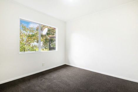Photo of property in 2/7 Taurus Crescent, Beach Haven, Auckland, 0626