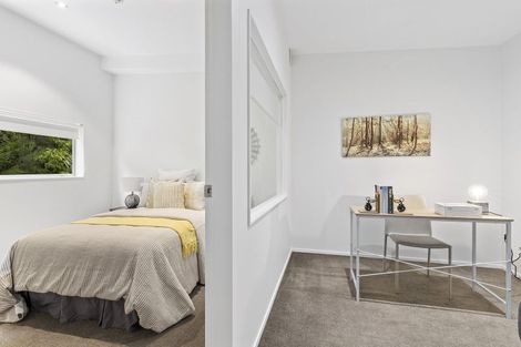 Photo of property in 17 Saddleback Grove, Karori, Wellington, 6012