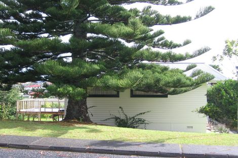 Photo of property in 129 Vodanovich Road, Te Atatu South, Auckland, 0610