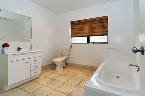 Photo of property in 6 Virginia Street, Henderson, Auckland, 0612