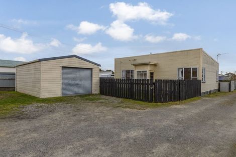 Photo of property in 1 Quinn Road, Levin, 5510
