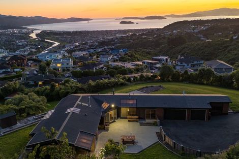 Photo of property in 252 Normandale Road, Normandale, Lower Hutt, 5010