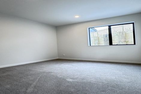 Photo of property in 130 Skulander Crescent, Orewa, 0931