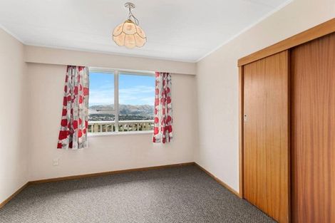 Photo of property in 28 Jane Grove, Paparangi, Wellington, 6037