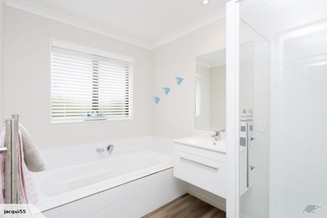 Photo of property in 10 Greenstone Street, Rolleston, 7614