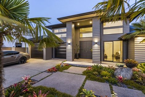 Photo of property in 13 Awatea Drive, Whitianga, 3510