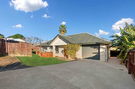 Photo of property in 2/19 Wai Iti Place, Clendon Park, Auckland, 2103