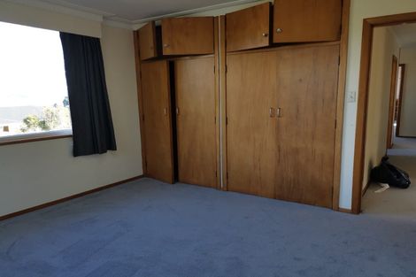 Photo of property in 5 Walnut Way, Maungaraki, Lower Hutt, 5010