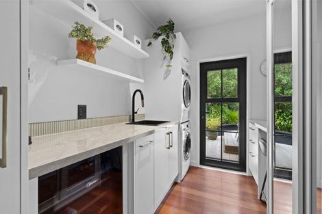 Photo of property in 55 Breadalbane Avenue, Havelock North, 4130