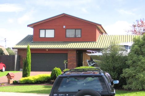 Photo of property in 5 Kallaroo Place, Botany Downs, Auckland, 2010