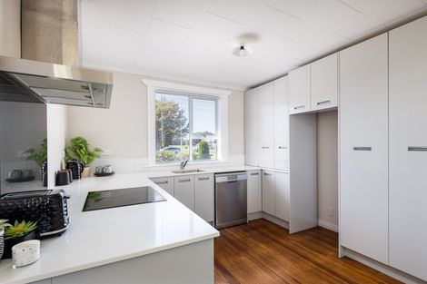 Photo of property in 6 High Street West, Waitara, 4320