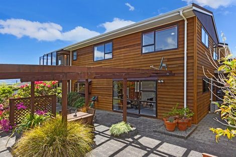 Photo of property in 54 Exploration Way, Whitby, Porirua, 5024