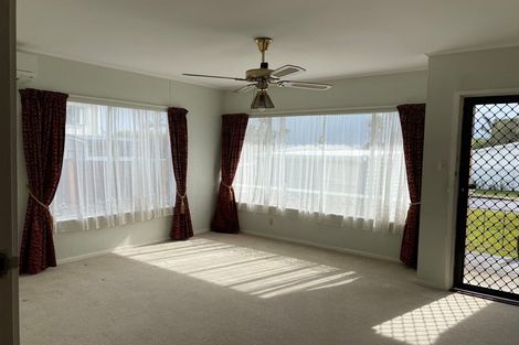 Photo of property in 3/2 Mickle Street, Te Atatu South, Auckland, 0610